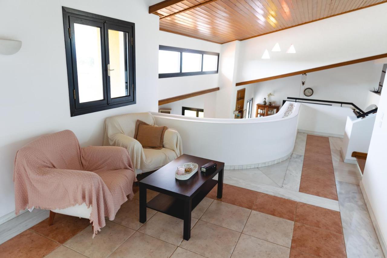 Kouvelia Country Home Luxury Villa Rental Nerotriviá エクステリア 写真