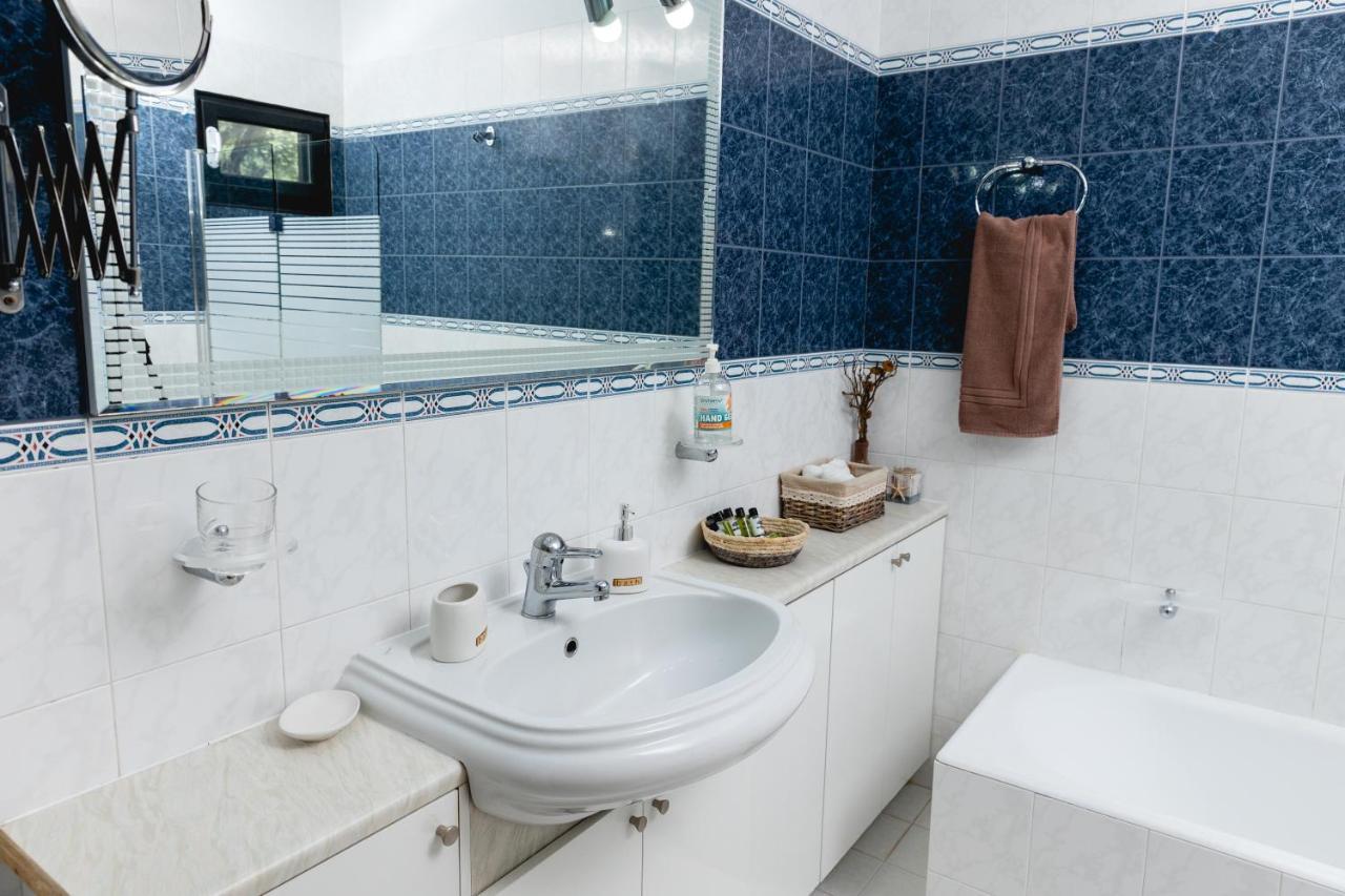 Kouvelia Country Home Luxury Villa Rental Nerotriviá エクステリア 写真