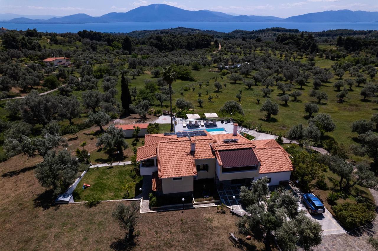 Kouvelia Country Home Luxury Villa Rental Nerotriviá エクステリア 写真